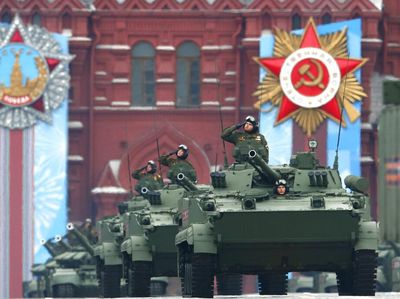 Foto-foto Meriahnya Parade Militer Kemenangan Rusia