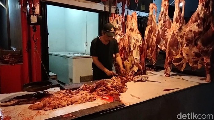 Pedagang daging sapi di Kuningan
