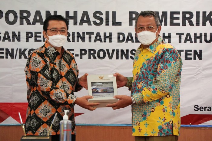 Pemerintah Kota (Pemkot) Tangerang Selatan meraih predikat opini Wajar Tanpa Pengecualian (WTP) dari Badan Pemeriksaan Keuangan (BPK) untuk laporan keuangan daerah tahun 2020.