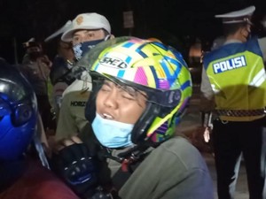 Pemudik Menangis Dicegat di Kedungwaringin: Tolong Pak, Kakak Meninggal!