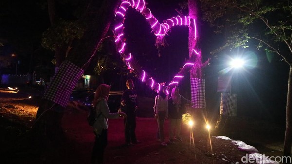 Foto: Spot Cantik Buat Nikmati Malam di Kudus