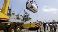 Pemerintah Prancis prihatin atas lonjakan tajam kasus COVID-19 di India. Presiden Emmanuel Macron mengatakan akan mengirim delapan generator oksigen, ventilator, dan peralatan medis lainnya untuk membantu India.  