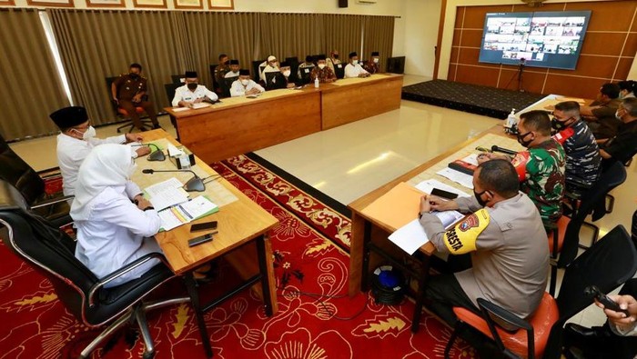 rapat pelaksanaan salat id di banyuwangi
