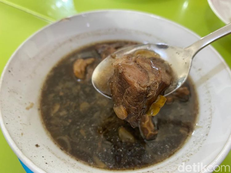 Kenikmatan Rawon Setan, Rawon Legendaris di Surabaya Sejak 1952