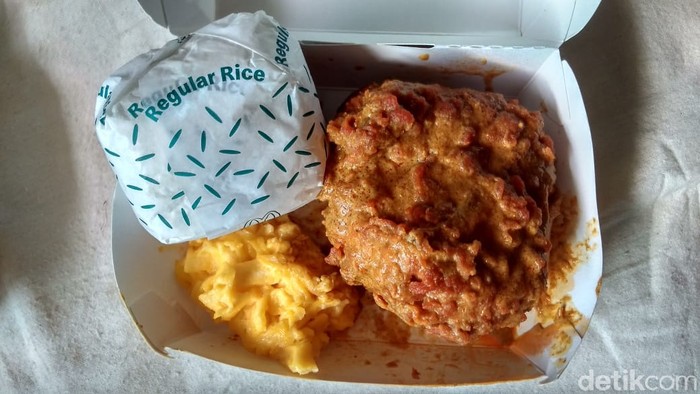 Viral! Makan Ayam Gulai McD Seperti Sensasi Makan di Rumah Makan Padang