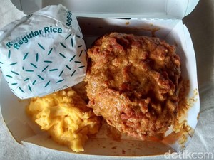 Viral! Makan Ayam Gulai McD Seperti Sensasi Makan di Rumah Makan Padang