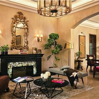 Rumah tersebut hadir dalam desain klasik kontemporer yang memancarkan kemewahan. (Foto: Instagram/@iamsrk)