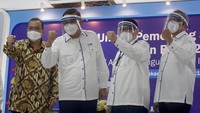 Terdapat delapan mata acara dalam gelaran tersebut. RUPST TUGU berlangsung pada hari ini, Senin (10/5/2021) di Wisma Tugu I, Jakarta Selatan. Selain persetujuan pembagian dividen, melalui RUPST ini juga disetujui 7 agenda lainnya, salah satu diantaranya adalah persetujuan atas perubahan pengurus perseroan yaitu Ibu. Amelia Kurniawan sebagai Komisaris dan Bapak Emil Hakim sebagai Direktur Keuangan Dan Layanan Korporat. dok. Tugu Insurance