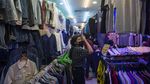 Serunya Thrifting Baju Lebaran di Pasar Senen