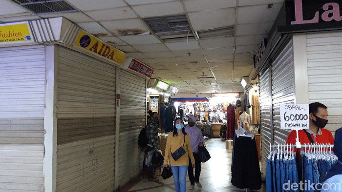 Suasana Pasar Tanah Abang 10 Mei 2021