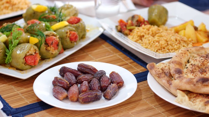 Sunnah berbuka puasa Minum Air dan Makan Kurma, Sunah Buka Puasa yang Dicontohkan Rasulullah SAW