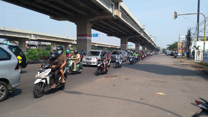 Tak ada sekat barrier di Pos Arta Bekasi