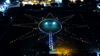 Foto udara deretan lampu minyak pada perayaan tradisi Tumbilotohe atau malam pasang lampu di Telaga, Kabupaten Gorontalo, Gorontalo, Minggu (9/5/2021). 