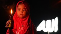 Selain itu festival ini juga untuk menyambut malam Lailatul Qadar dengan menyalakan lampu minyak di halaman rumah, masjid dan lapangan. 