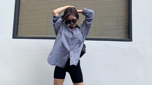 Gaya Jennie BLACKPINK dan 10 Idol KPop Pakai Celana Biker, Tren di Korea