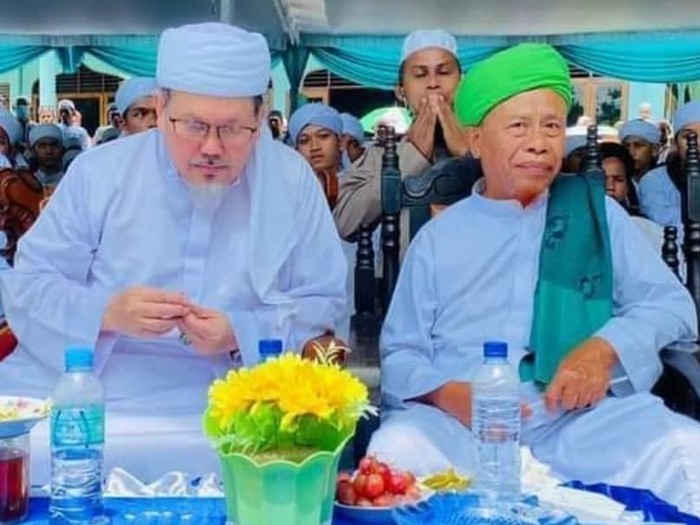 Ustaz Tengku Zulkarnain Keseruan Ustaz Tengku Zulkarnain saat Ngopi hingga Jajan Es Krim