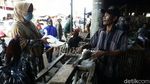 Warga Berburu Ayam dan Entok Jelang Lebaran
