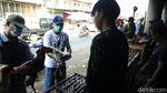 Warga Berburu Ayam dan Entok Jelang Lebaran