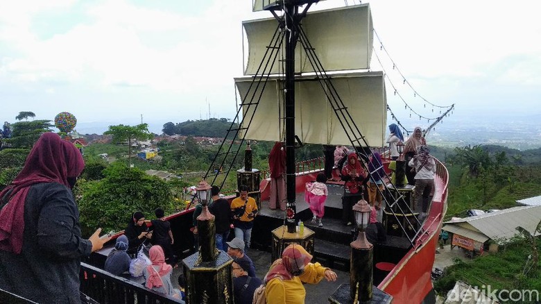 Wisata Pondok Cai Pinus Kuningan Wisata Pondok Cai Pinus Kuningan
