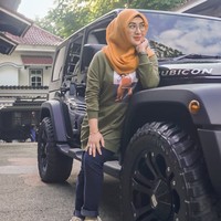 Yuni Rahma menikah di usia muda dengan Bupati Nganjuk Novi Rahman yaitu di usia 19 tahun. Dari pernikahan tersebut, dia sudah melahirkan empat anak yaitu tiga anak perempuan dan seorang anak laki-laki. Foto: Dok. Instagram @yunisophia_