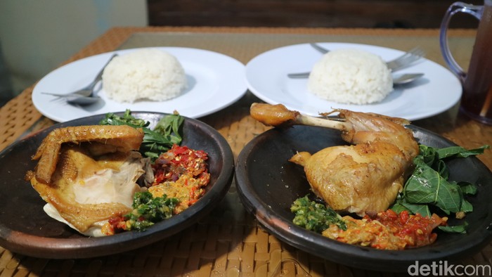 Ayam Tempayan Khas Kudus dengan 7 Sambal Ini Cocok Buat Sajian Lebaran