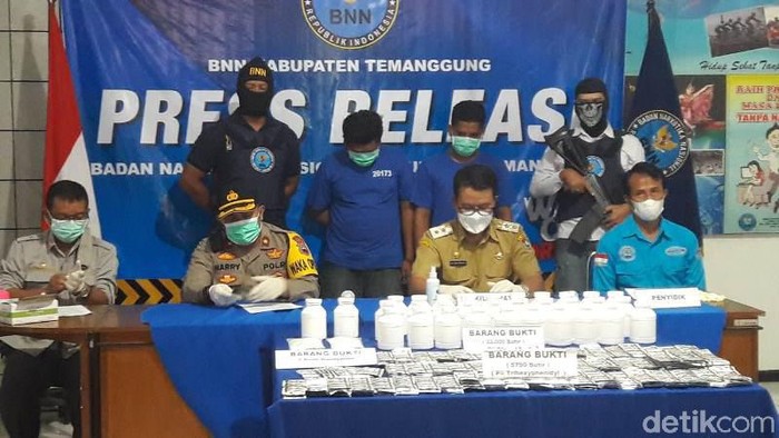 Barang bukti obat terlarang atau pil daftar G yang disita BNNK Temanggung, Selasa (11/5/2021).