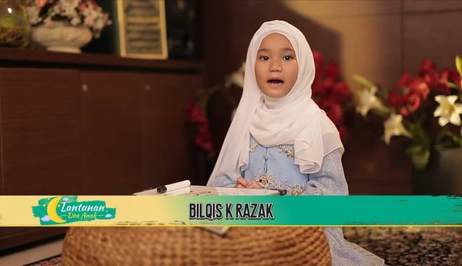 Bilqis Khumairah Razak juga kerap tampil di YouTube ibunya, Ayu Ting Ting. Tapi baru-baru ini anak yang punya nama panggilan Iqis tersebut tampil di acara keagamaan anak. Ia tampak fasih melantunkan doa-doa. Foto: Instagram