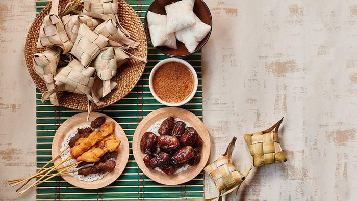 Disunnahkan Makan dan Minum sebelum Shalat Idul Fitri