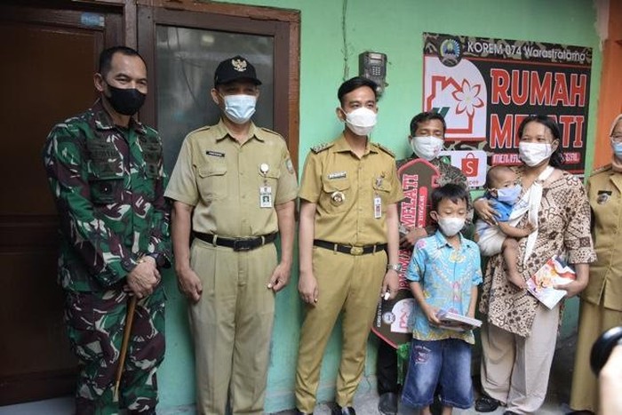 Gibran Resmikan Program Rumah Melati, 3 Rumah Selesai Direnovasi