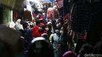 H-2 Lebaran, PKL di Pasar Tanah Abang Masih Ramai