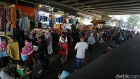 Gubernur DKI Jakarta Anies Baswedan mengatakan Pasar Tanah Abang, Jakarta Pusat akan tutup sementara mulai besok Rabu (12/5) hingga Selasa (18/5).