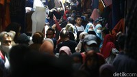 Begini kondisi di PKL Pasar Tanah Abang, Jakarta, pada H-2 Lebaran, Selasa (11/5/2021).