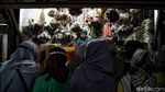 Hiruk Pikuk Warga Pesisir Jakarta Bersiap Sambut Lebaran