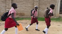Tak hanya sekolah menengah, sekolah dasar juga telah melaksanakan belajar tatap muka.  
