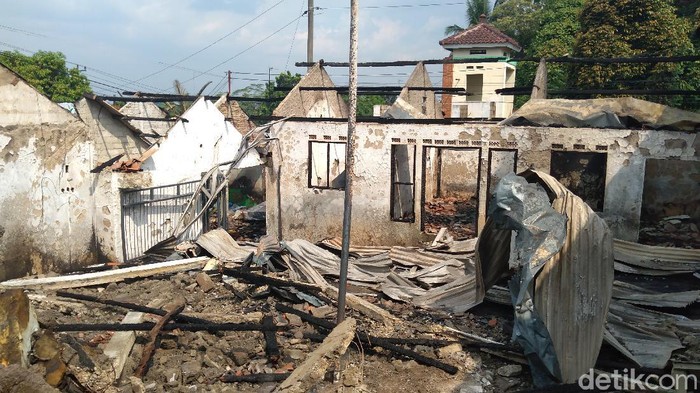 Kebakaran gudang kasur di Purbalingga