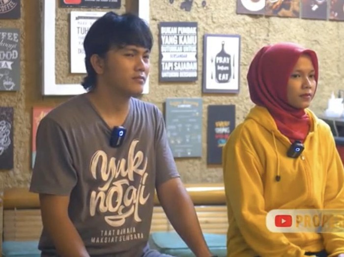 Kisah suami ajak istri murtad, berakhir jadi mualaf. Kisah suami ajak istri murtad, berakhir jadi mualaf.