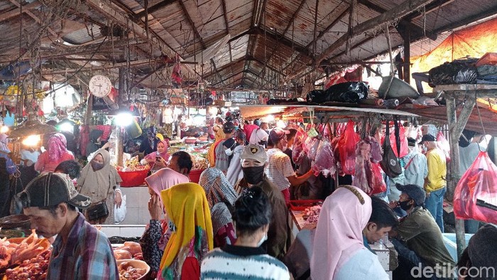 Kondisi lapak daging Pasar Minggu, Selasa