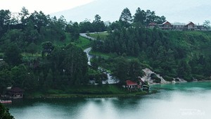 Linow, Kecantikan Danau Tiga Warna di Tomohon