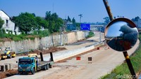 Salah satu kendala dari molornya pengerjaan ruas tol ini adalah terkait pembebasan lahan. Khusus Seksi II Pamulang-Cinere masih terganjal masalah pembebasan lahan sekitar 2,65% lagi. Oleh karena masih ada beberapa ruas tol yang belum rampung, target operasional ruas-ruas tol tersebut pun berubah. Untuk Seksi II Pamulang-Cinere ditarget rampung dan beroperasi per Desember 2023. 