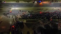 Kepadatan dan penumpukan kendaraan pemudik terjadi rata-rata di malam hari, untuk menghindari petugas yang berjaga. Ratusan kendaraan pun dengan terpaksa diputarbalik. Kebanyakan roda dua dari arah berbagai arah yang memilih melakukan perjalanan di tengah malam saat memasuki wilayah Garut. 