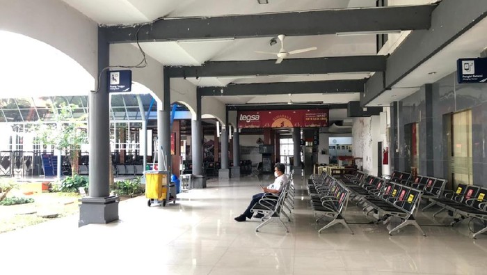Penumpang di Stasiun Surabaya Mulai Meningkat