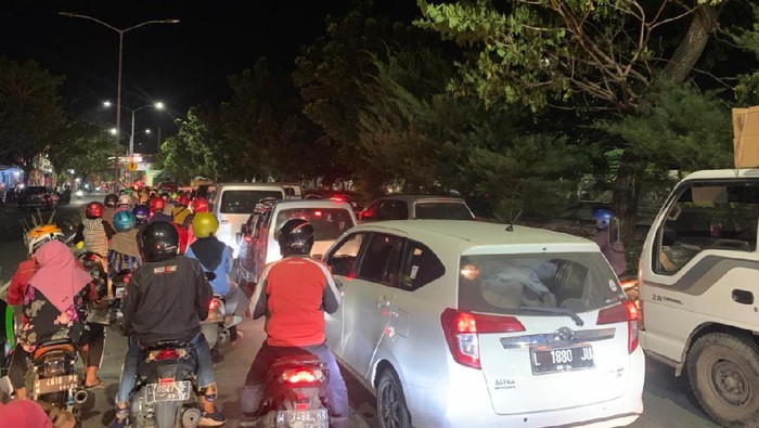penyekatan jembatan suramadu menuju Madura dan trik warga lolos