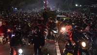 Guna mengantisipasi terulangnya penerobosan pemudik di pos penyekatan Kedungwaringin, Polda Metro Jaya menambah kekuatan personel untuk berjaga di sejumlah titik perbatasan Bekasi-Karawang. Dirlantas Polda Metro Jaya Kombes Sambodo Purnomo Yogo menerangkan 180 personel itu dikerahkan khusus untuk menghalau para pengguna sepeda motor yang mencoba untuk mudik. ANTARA FOTO/WAHYU PUTRO A.