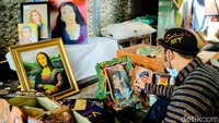Lukisan karya Sasongko ini dijual mulai dari Rp 50 ribu hingga jutaan rupiah.