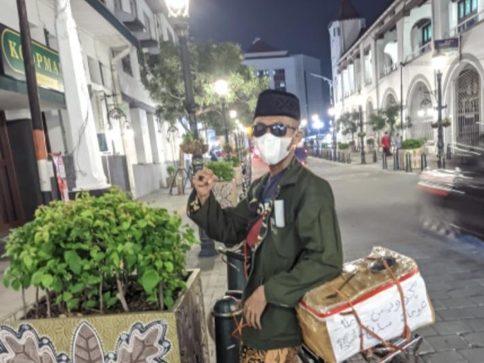 Santri Rembang bersepeda ratusan kilomenter pulang ke Pemalang, Selasa (11/5/2021).