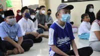 Santunan itu diberikan kepada anak yatim piatu di lingkungan kelurahan Petukangan Selatan, Pesanggrahan, Jakarta Selatan. dok. Nanolite