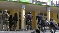 Diketahui, 11 orang tewas dan sejumlah orang lainnya terluka akibat insiden penembakan brutal tersebut. The Investigative Committee of the Russian Federation via AP.