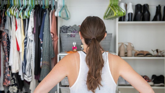 tips merapikan lemari baju kamar rumah minimalis