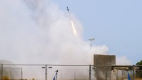Israel melancarkan gempuran udara ke wilayah Gaza untuk merespons lebih dari 100 roket yang ditembakkan Hamas dan militan lainnya. AP Photo/Ariel Schalit.
