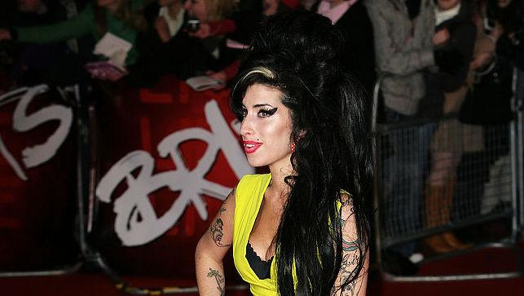 Baju Konser Terakhir Amy Winehouse Dilelang, Laku Rp 3,4 Miliar